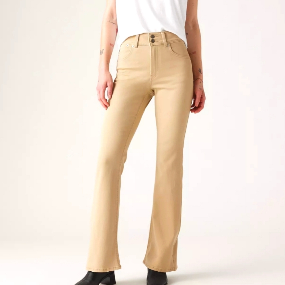NWT LEVI'S flare khakis